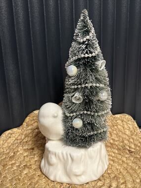 Ceramic White Bird On Tree Stump Bottle Brush Tree Glass Ornaments & Bells Snow